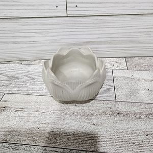 Lotus flower tealight candle holder
